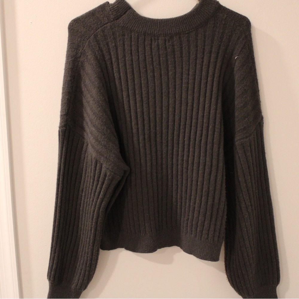 TILLY’S WEST OF MELROSE  Women's Ribbed Knit Balloon-Sleeve Sweater